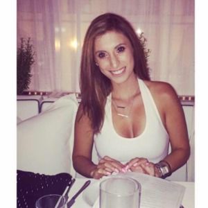 Meet your Posher, Mona